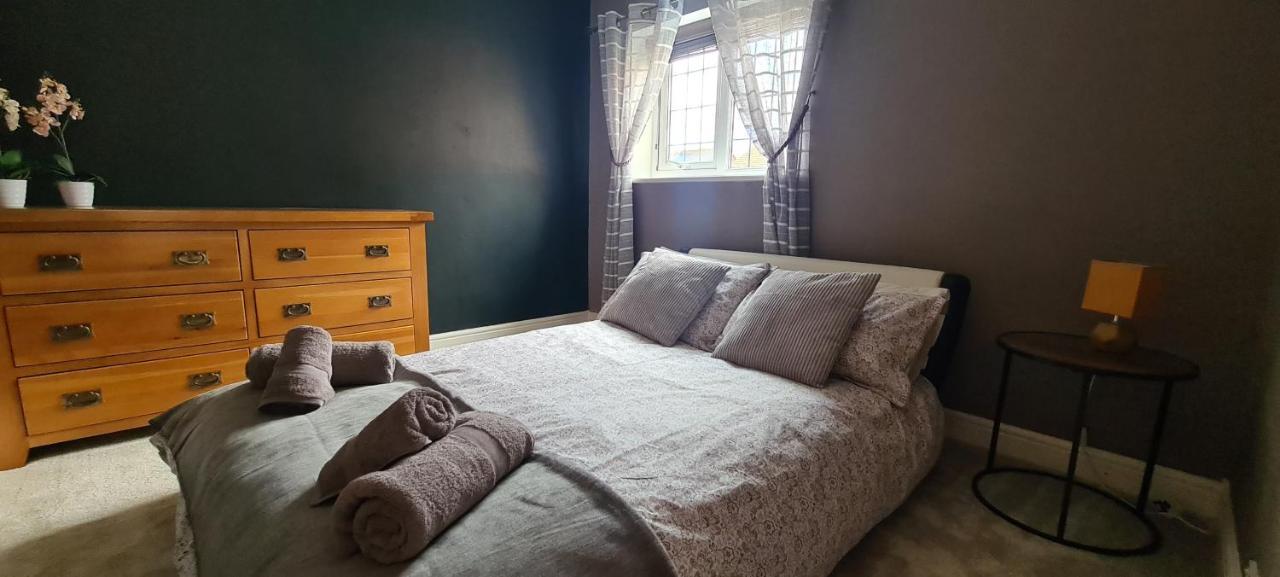 Spacious, 5 Bed House For 9 In 체스터 외부 사진