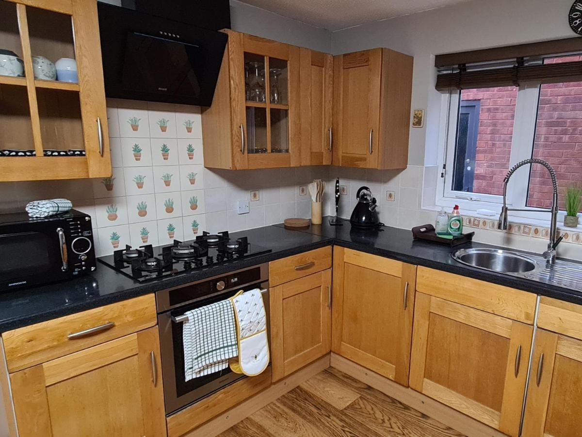 Spacious, 5 Bed House For 9 In 체스터 외부 사진