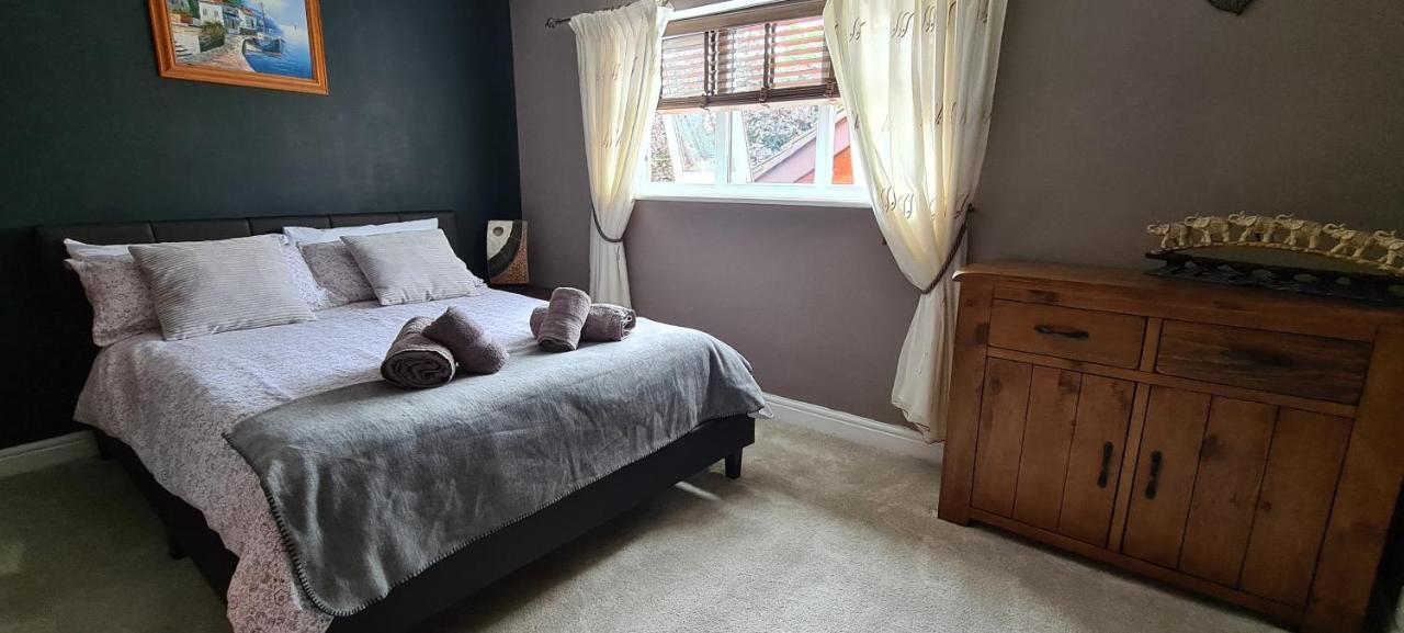 Spacious, 5 Bed House For 9 In 체스터 외부 사진